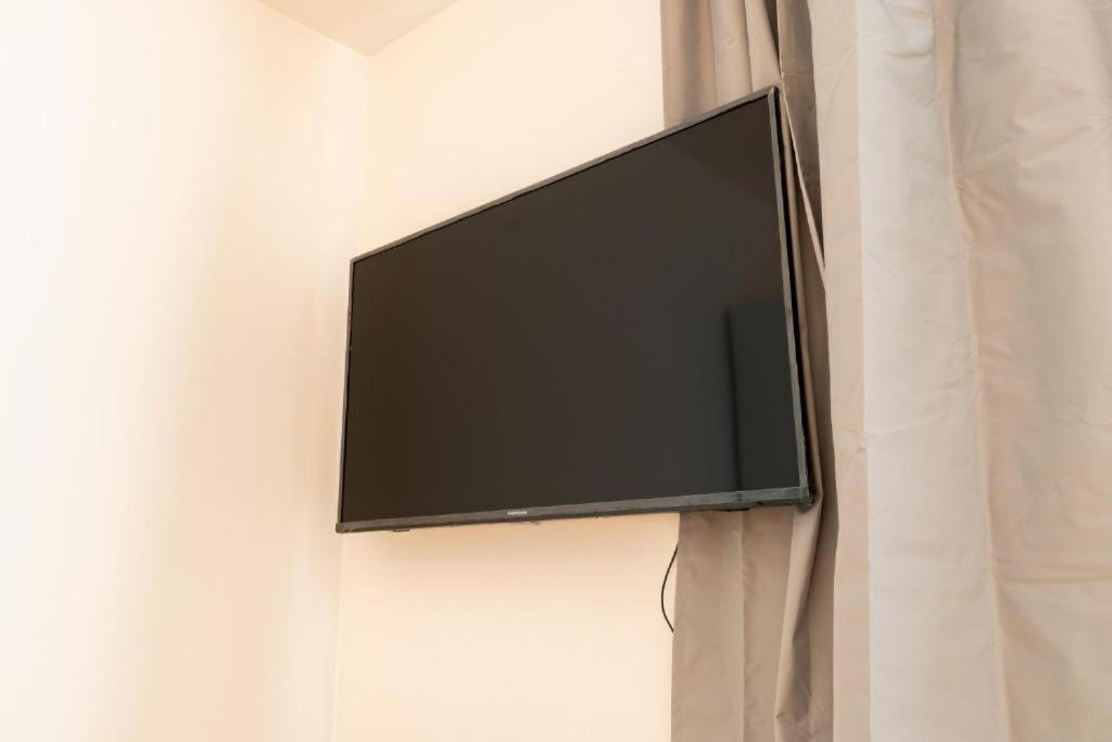 Brand New Studio Apartment #24 In Elite Residence With Free Secure Parking In The Center Прага Екстериор снимка
